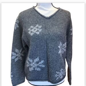Bass Wool Snowflake Sweater EUC Large